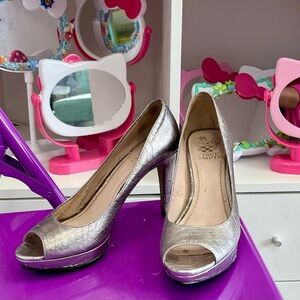 Vince Camuto Silver Open Toe Leather Size 7 Pump